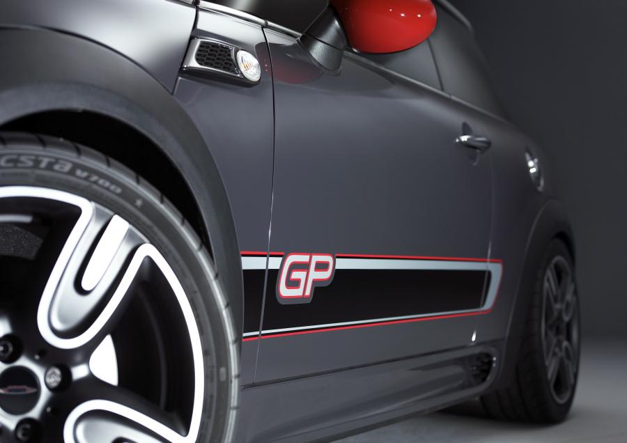  Mini Cooper GP JCW 2012 года  (фото 7 из 14)